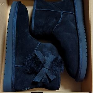 Koolaburra By UGG Women's Victoria Bow Short Boots US7/EUR38 Black Suede $100